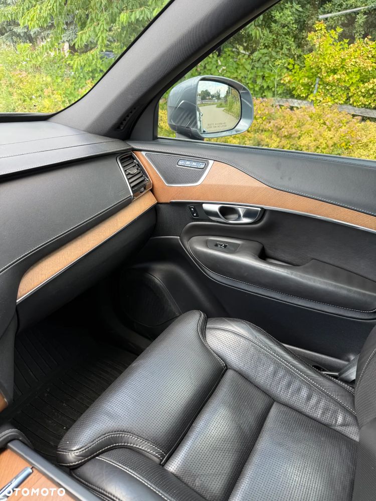 Volvo XC 90 - 20