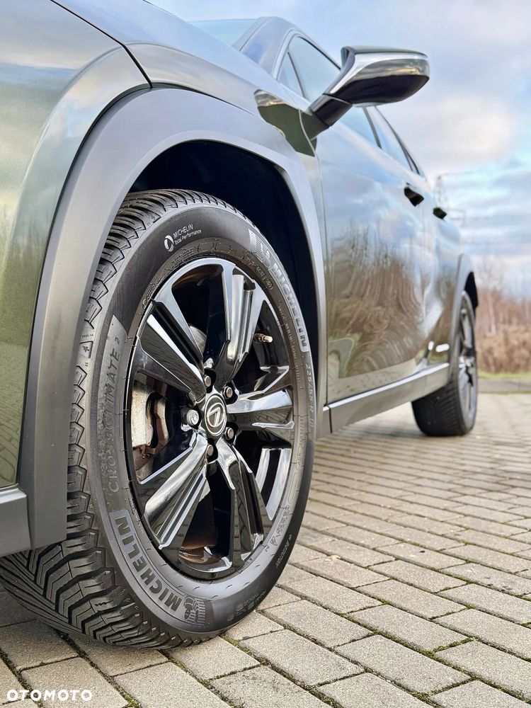 Lexus UX 250h GPF F Impression 2WD - 7