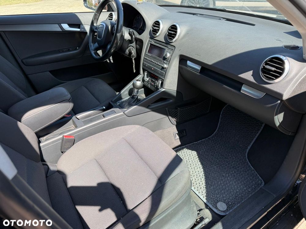 Audi A3 Sportback 1.6 TDI DPF Ambiente S tronic - 10