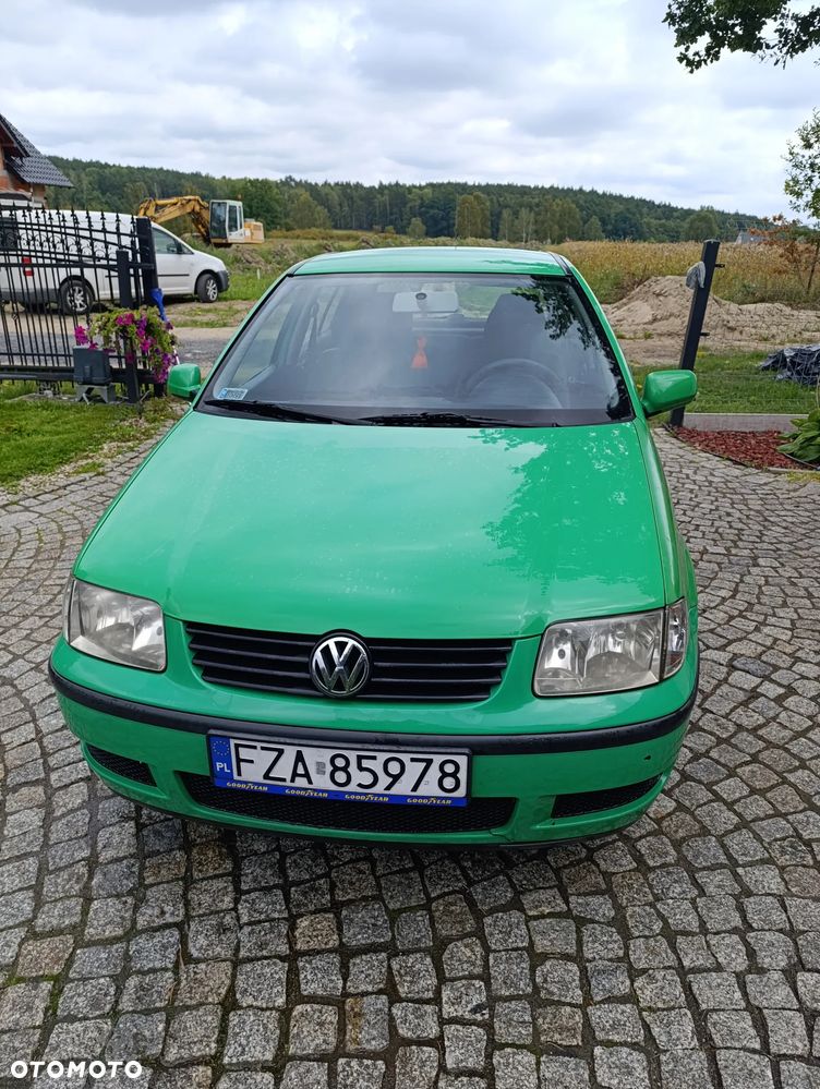 Volkswagen Polo 1.4 Basis - 2
