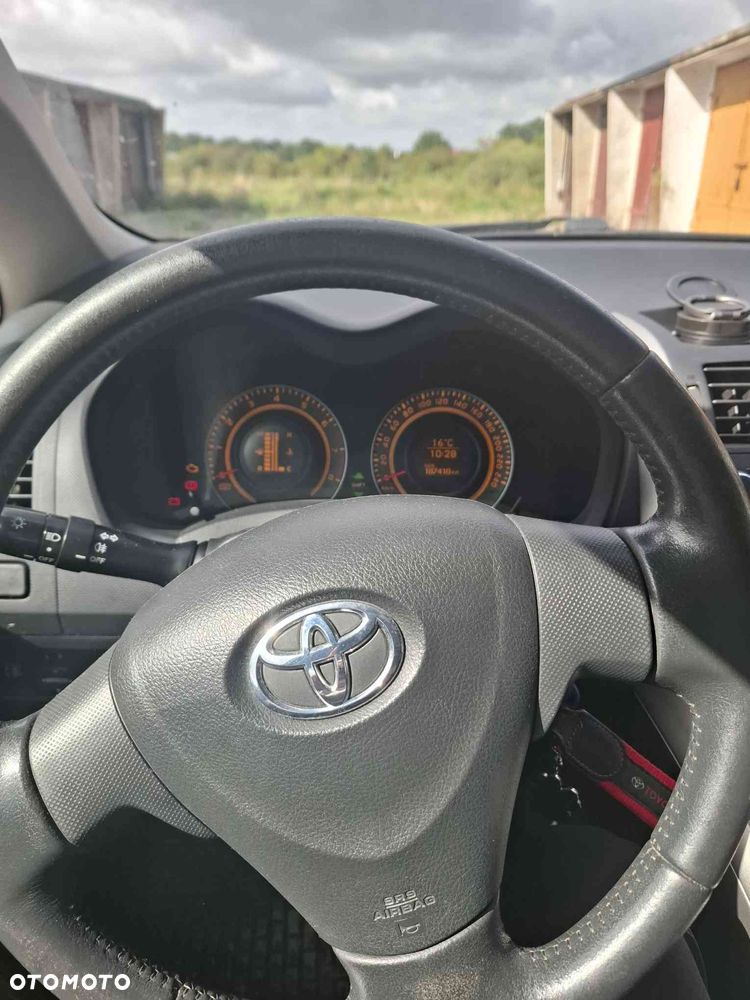 Toyota Auris 1.6 VVT-i Terra - 10