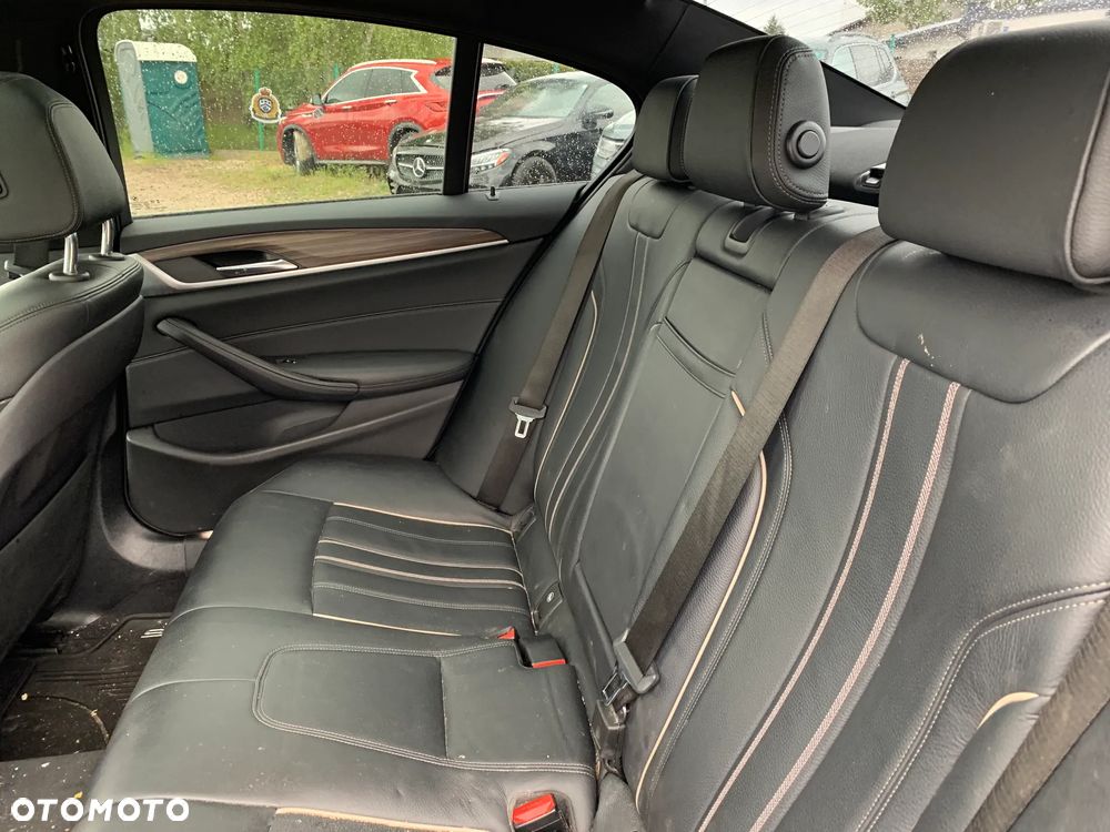 BMW Seria 5 530e iPerformance GPF M Sport sport - 18