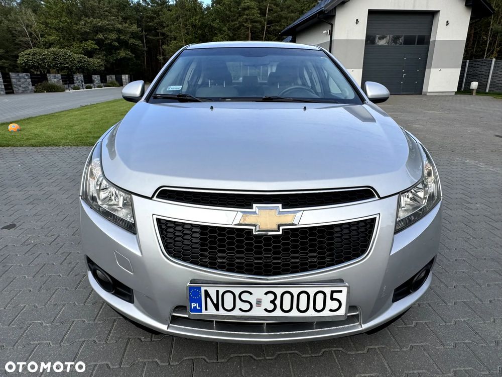Chevrolet Cruze 1.6 Base - 17