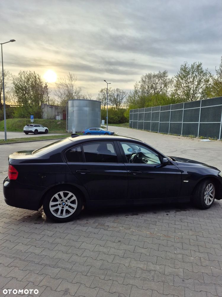 BMW Seria 3 320i - 4