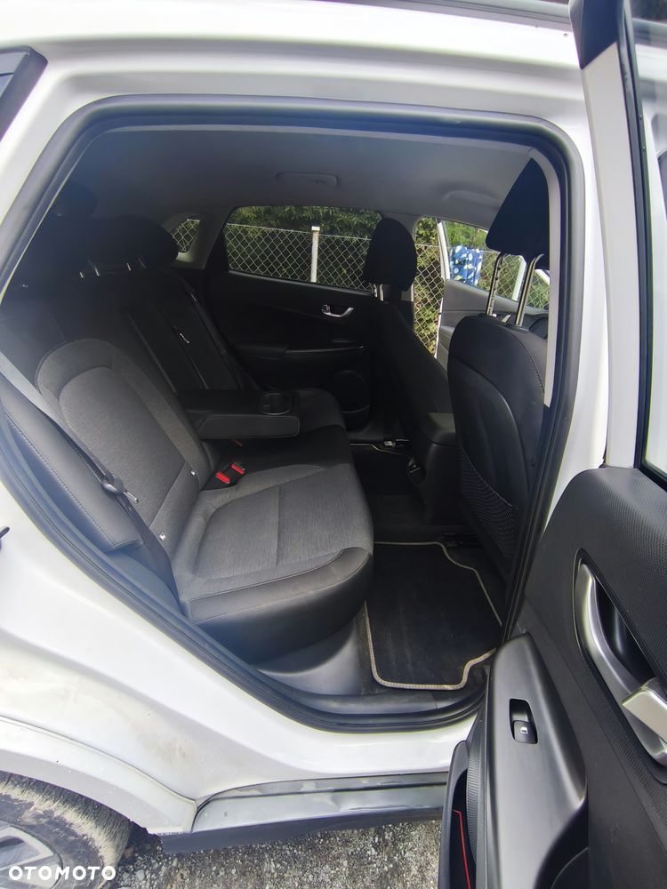 Hyundai Kona - 16