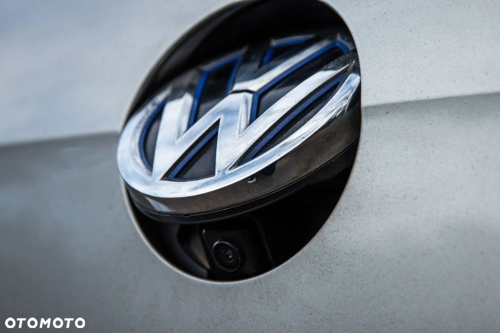 Volkswagen Golf - 24