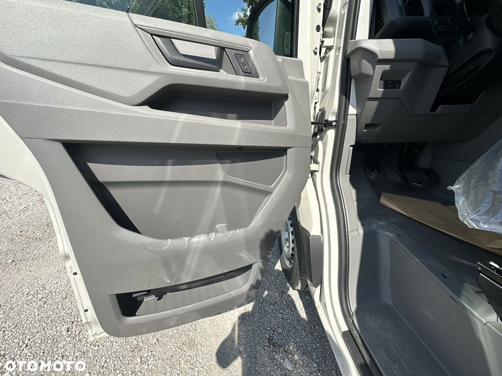 Volkswagen Crafter 35 Furgon z wysokim dachem silnik: 2,0 l EU6 SCR 177 KM, przedni 8-bieg.automatyczna, r.o : 4490 mm - 11