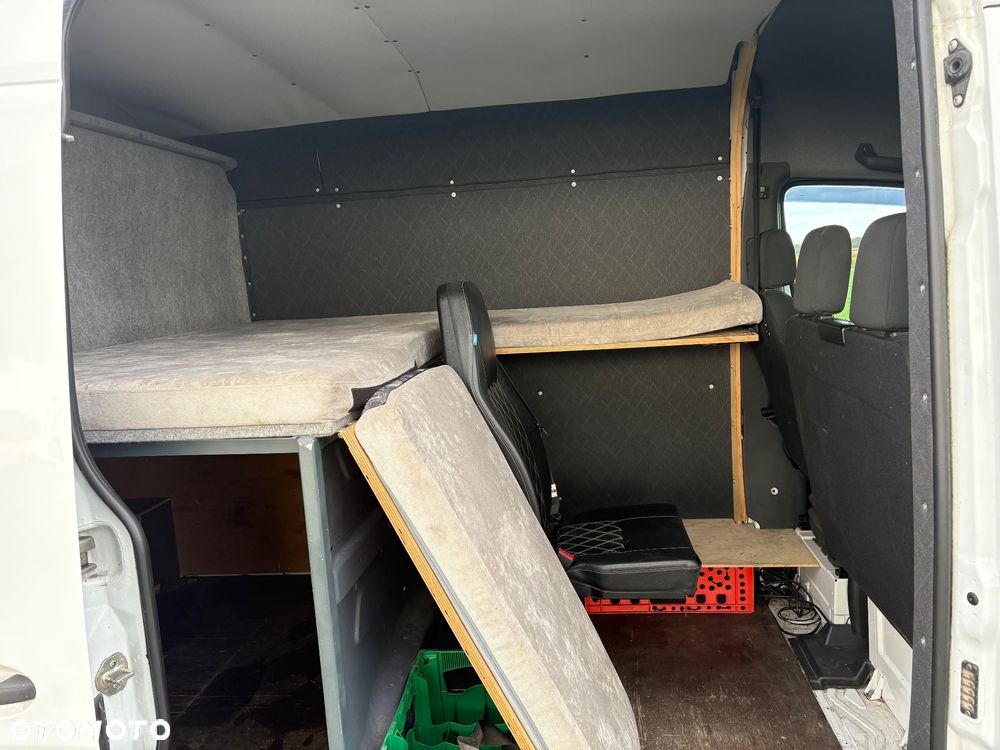 Mercedes-Benz Sprinter - 19