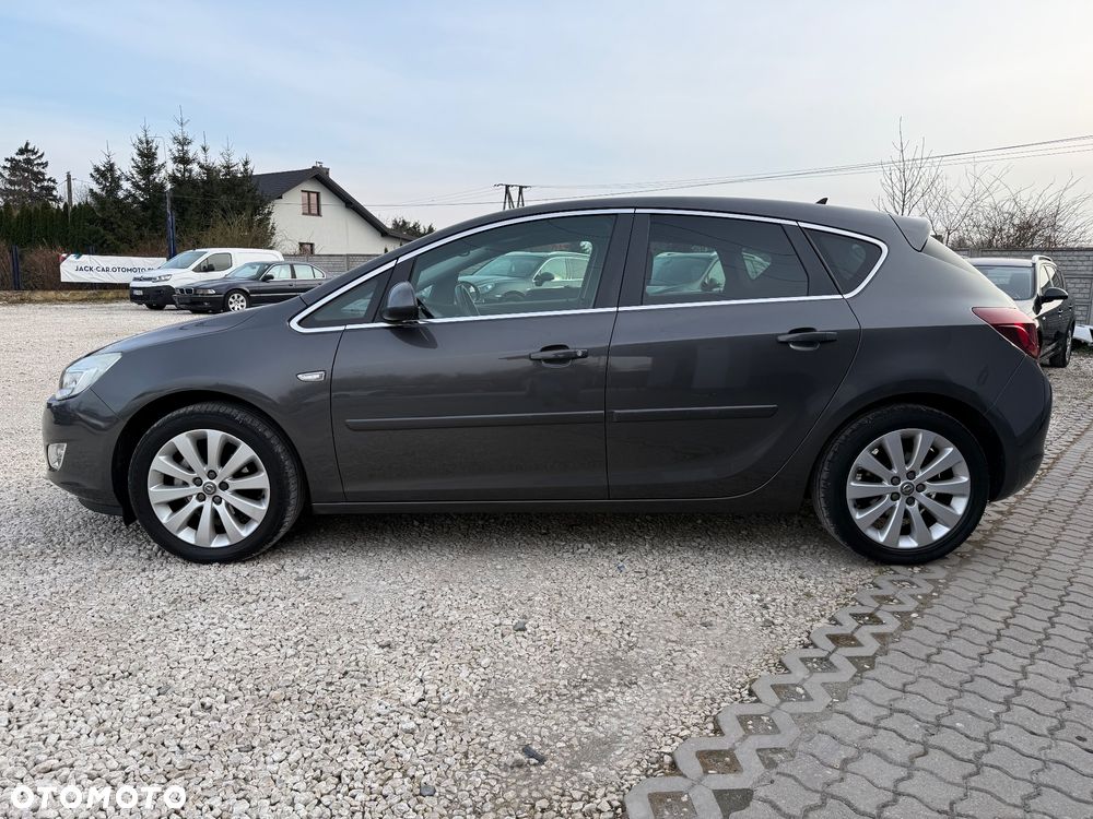 Opel Astra 1.4 T Cosmo - 24