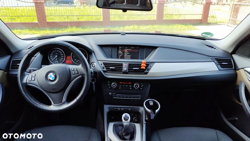 BMW X1 sDrive18d xLine - 16