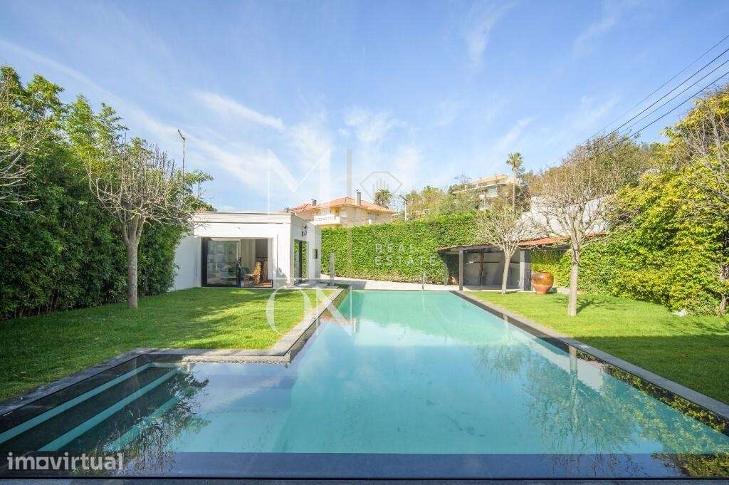 Moradia T3 +1 no centro de Cascais com piscina - Grande imagem: 2/60