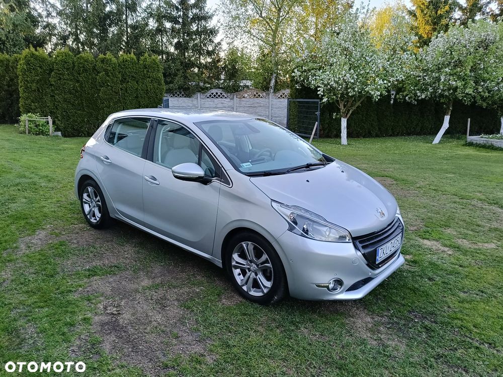 Peugeot 208 120 VTI Automatik Allure - 6