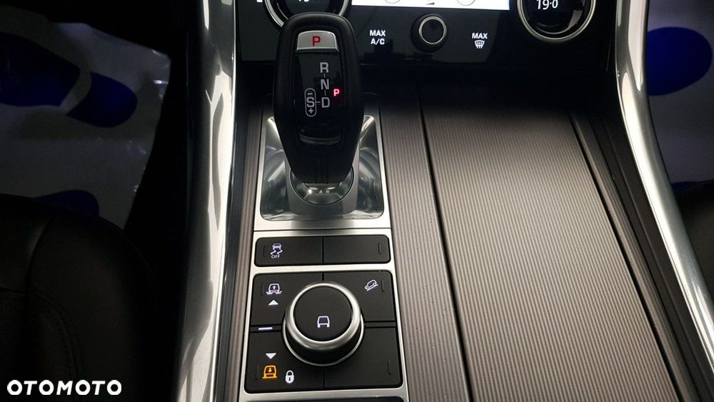 Land Rover Range Rover Sport - 29