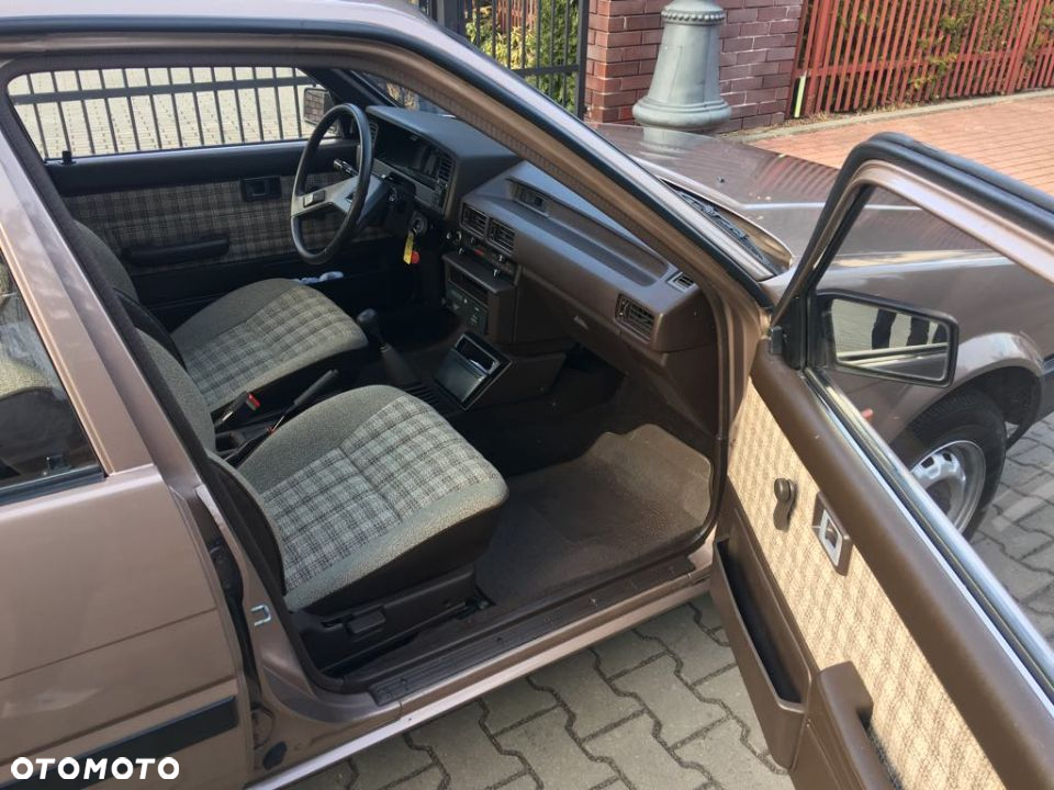 Toyota Corolla - 12