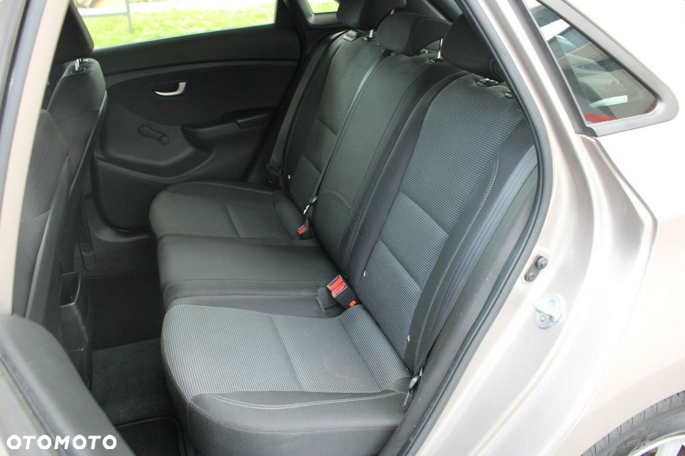 Hyundai i30 1.4 Family+ - 13