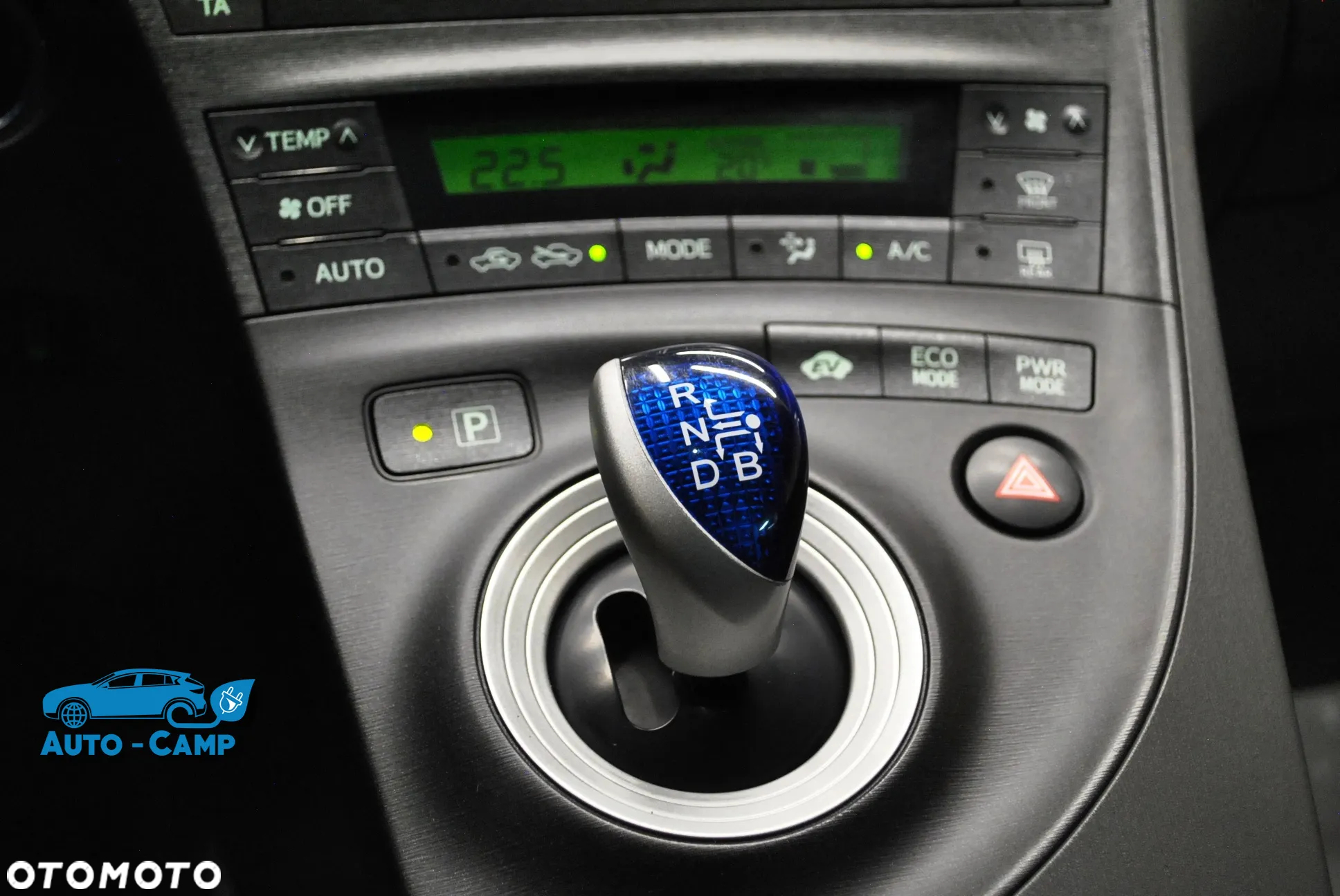 Toyota Prius 1.8 HSD Premium - 38