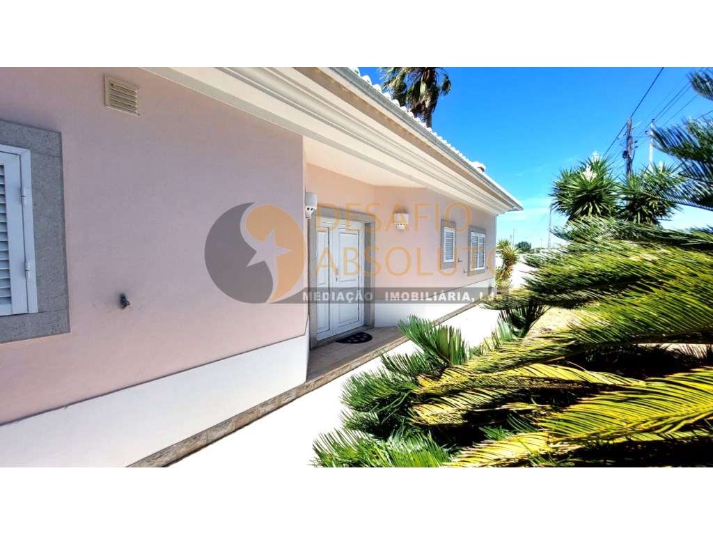 Moradia Isolada T3+2 com Cave e Piscina - Sesimbra - Grande imagem: 5/44