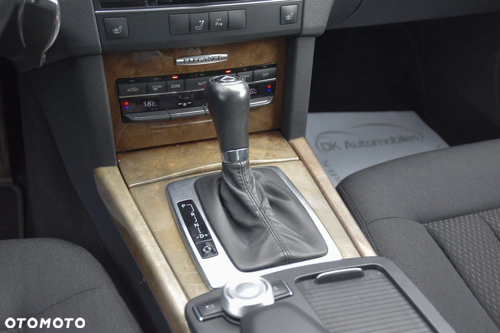 Mercedes-Benz Klasa E 200 BlueEFFICIENCY 7G-TRONIC Elegance - 30