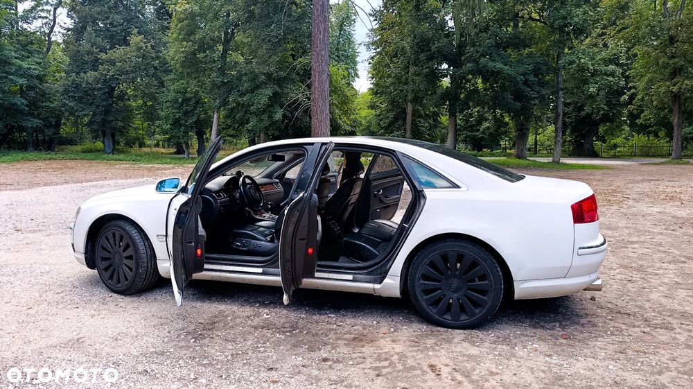 Audi A8 4.2 L Quattro - 8