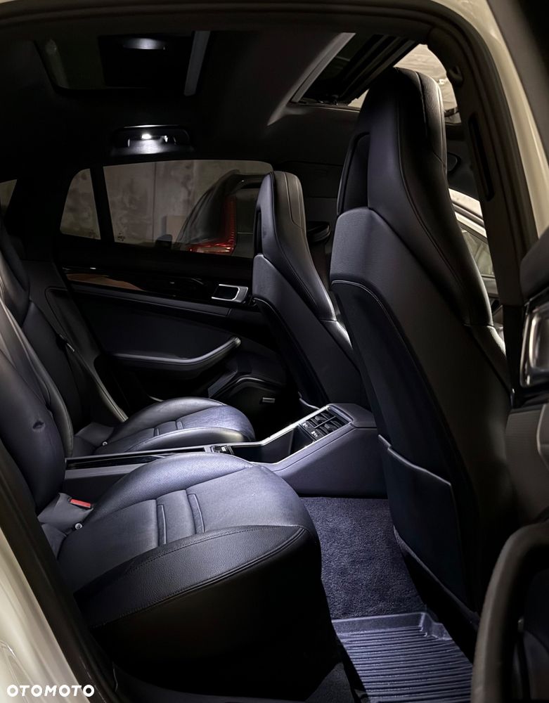 Porsche Panamera - 33