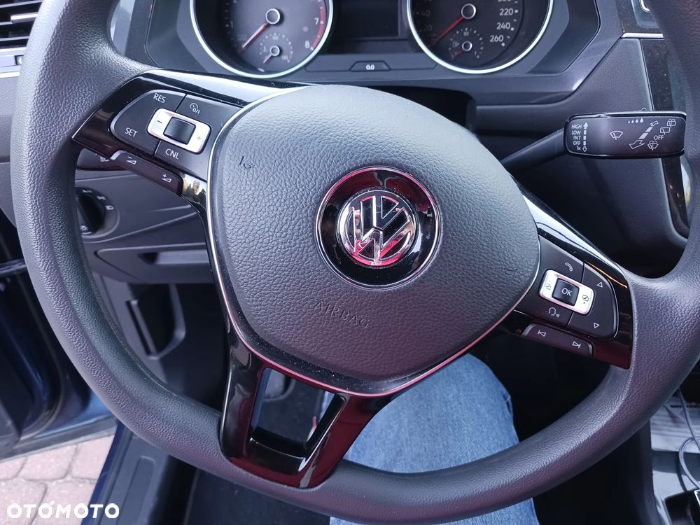 Volkswagen Tiguan - 10