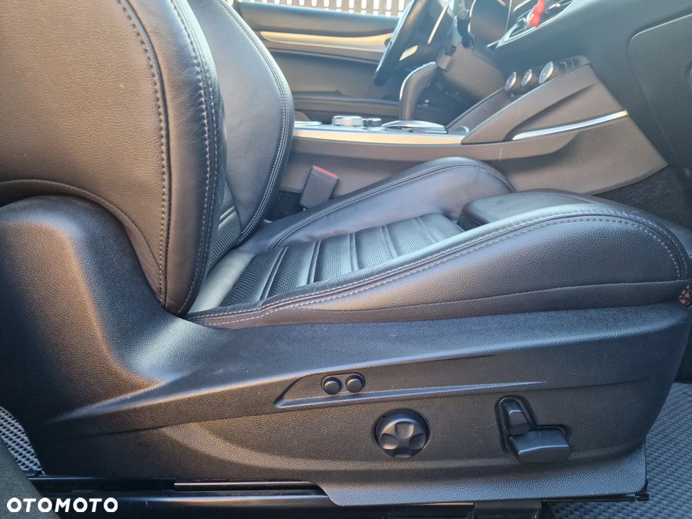 Alfa Romeo Stelvio 2.0 Turbo Veloce Q4 - 32