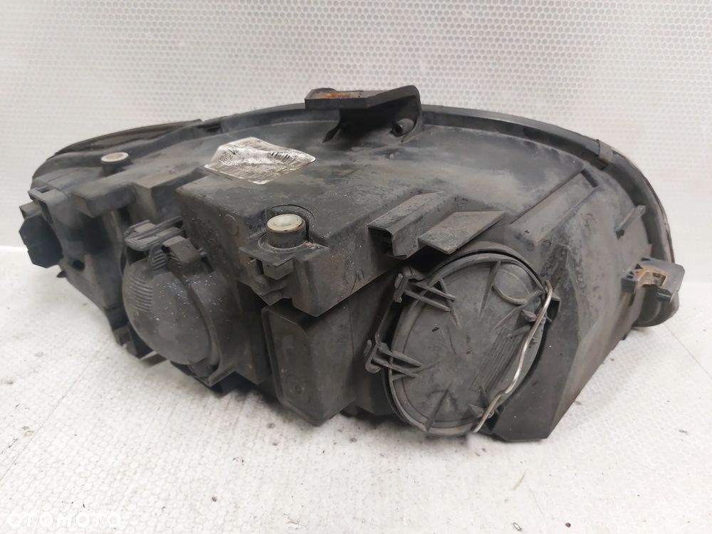 .  LAMPA PRZOD PRZEDNIA LEWA AUDI A4 B7 - 5