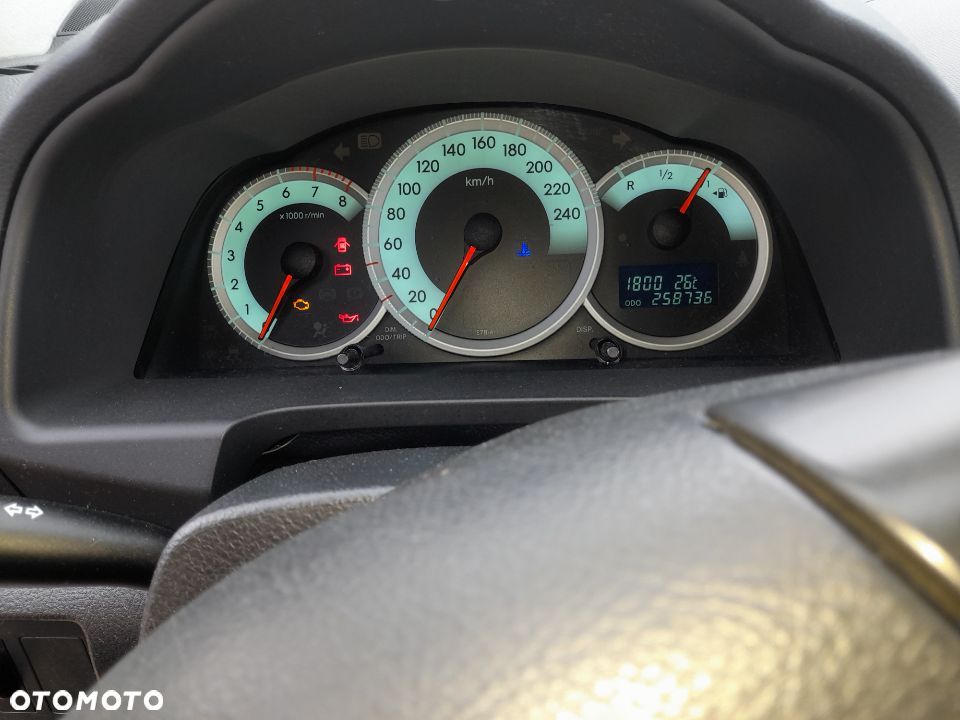 Toyota Corolla Verso 1.8 Prestige 7os - 26