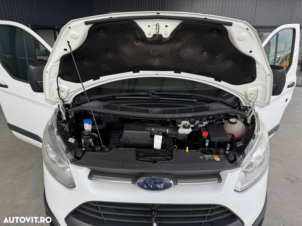 Ford Tourneo Custom - 26