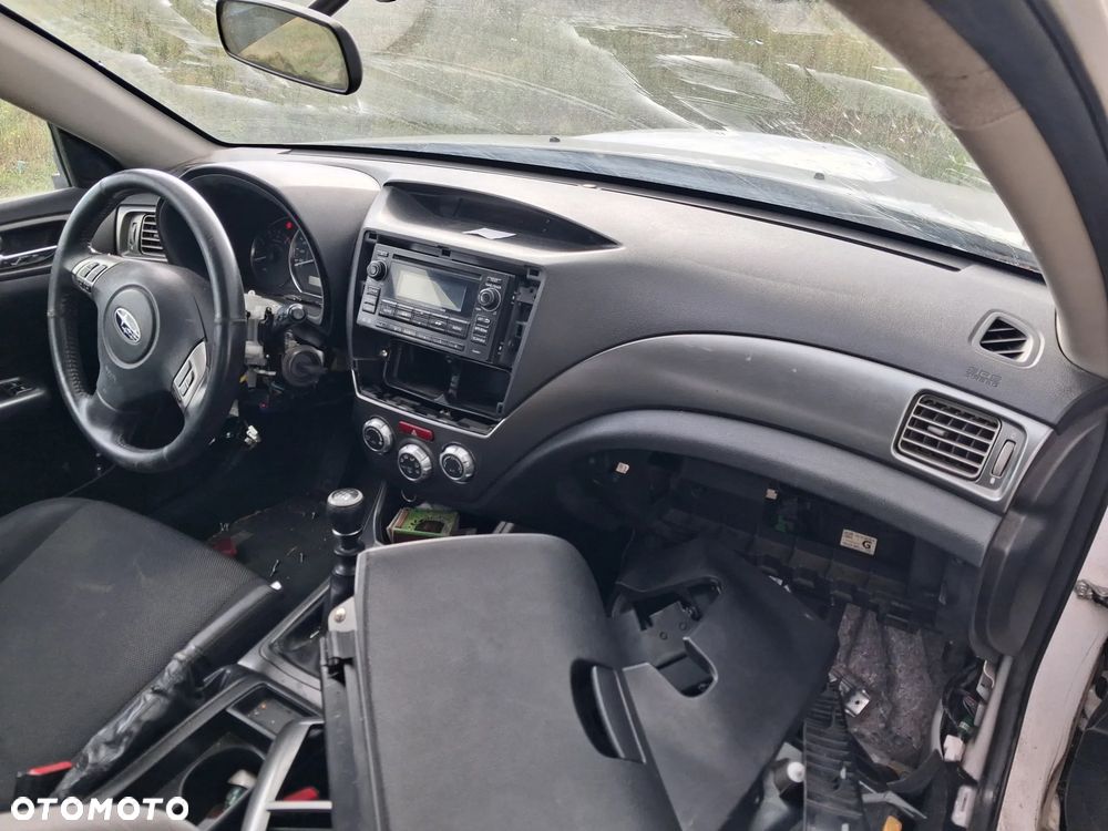 Subaru Impreza 2.0D Exclusive - 10