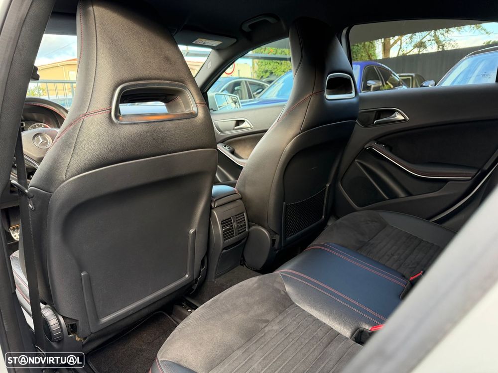 Mercedes-Benz A 45 AMG 4-Matic - 14