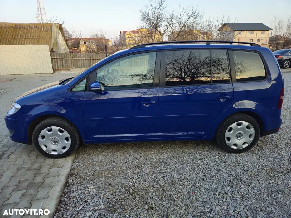 Volkswagen Touran 1.9 TDI DPF Trendline DSG - 3
