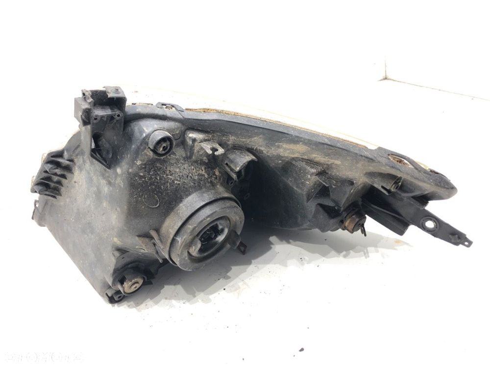 REFLEKTOR PRAWY PRZÓD - 118.00 PLN - SUZUKI SWIFT III (MZ, EZ) 2005 - 2022 1.3 (RS 413) 67 kW [91 - 6