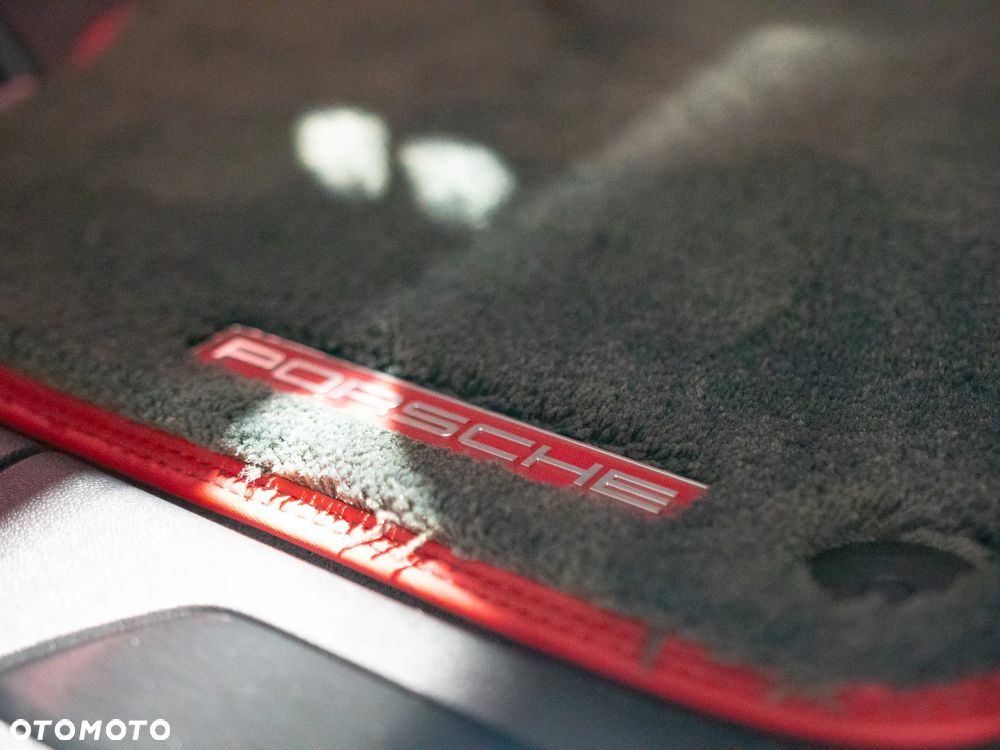 Porsche Cayenne - 22