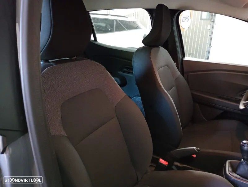 Dacia Sandero 1.0 SCe Essential — fotografia 14