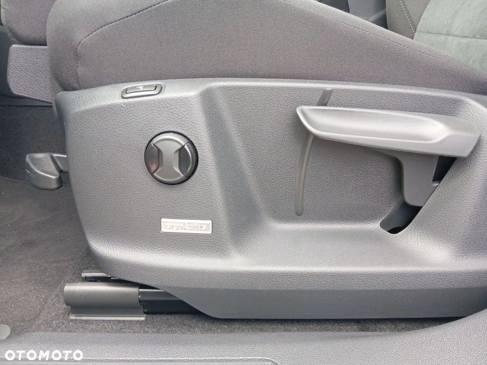 Volkswagen Touran - 24