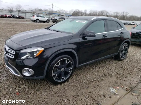 Mercedes-Benz GLA 250 7G-DCT AMG Line