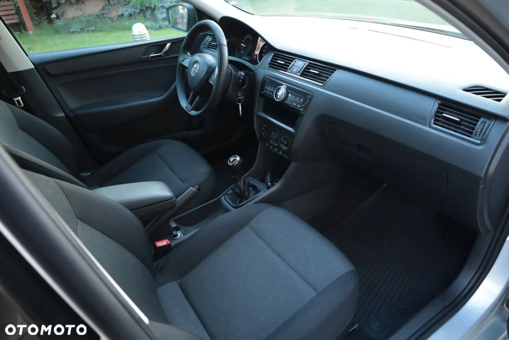 Skoda RAPID Spb 1.6 TDI DPF Active - 12
