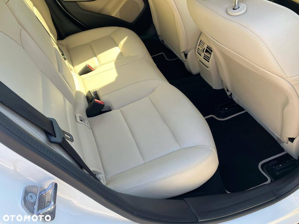 Mercedes-Benz GLA - 7