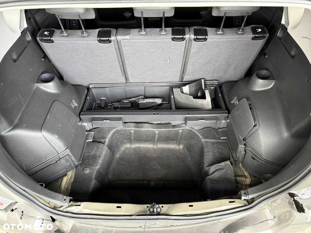 Toyota Verso 1.8 Prestige MS EU6 - 40