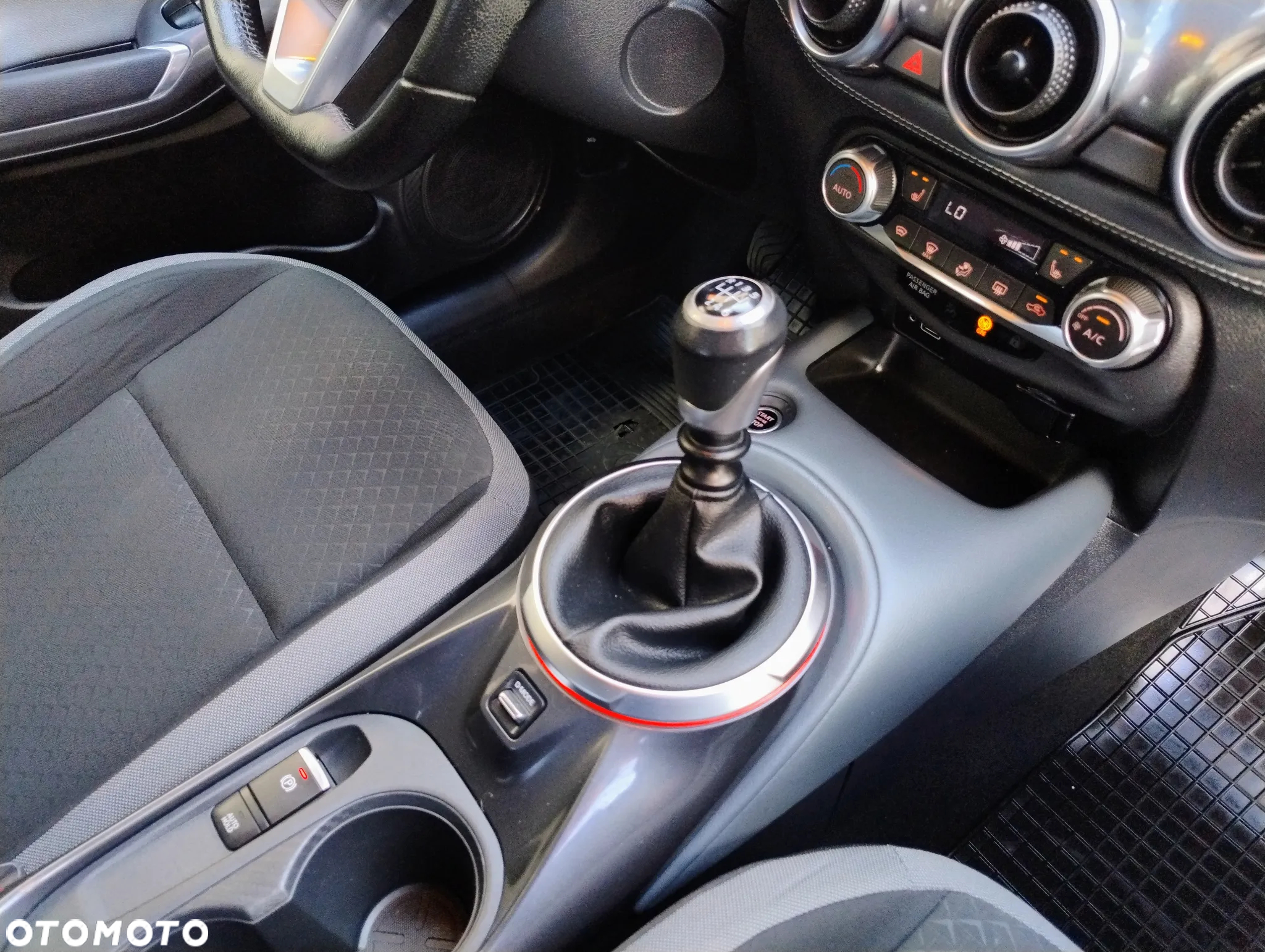 Nissan Juke 1.0 DIG-T Tekna - 17