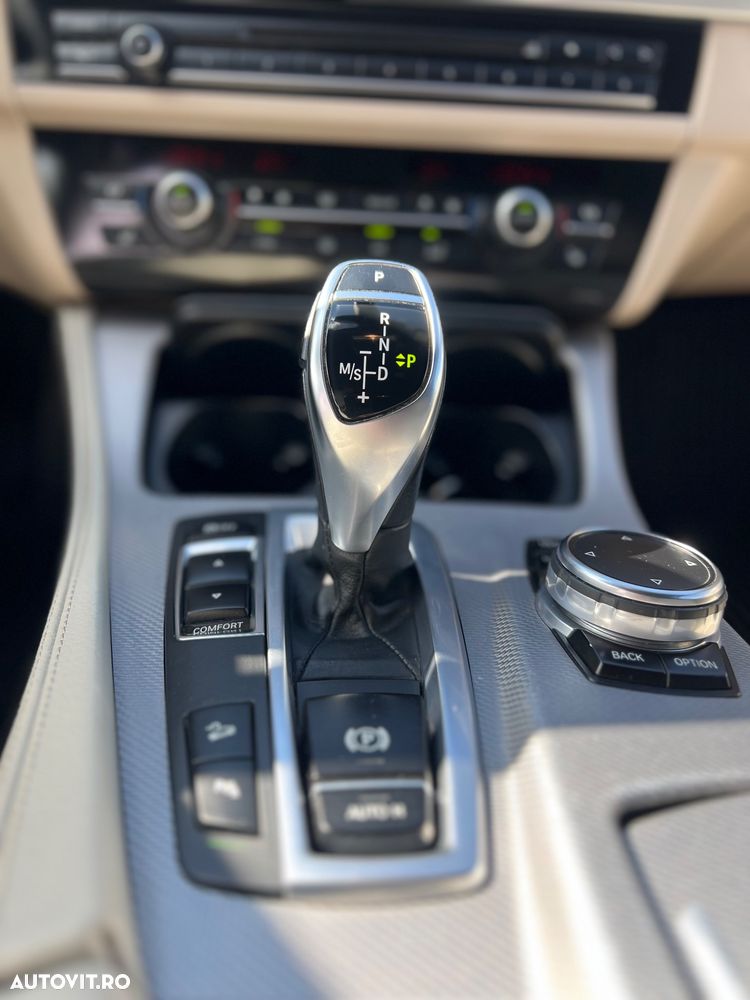 BMW Seria 5 525d xDrive AT - 10