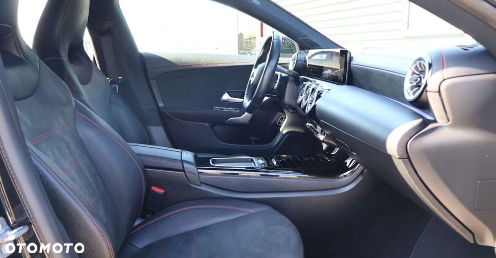 Mercedes-Benz CLA - 16