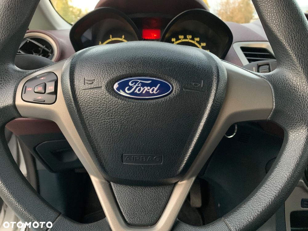 Ford Fiesta 1.4 Trend - 36