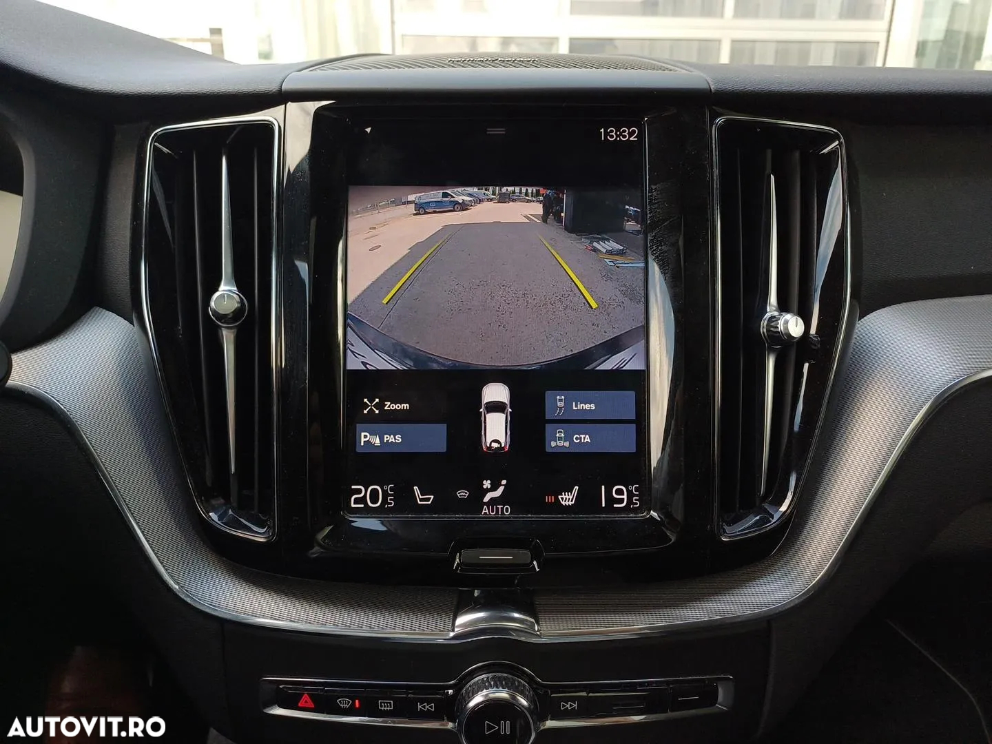 Volvo XC 60 T8 Twin Engine AWD Momentum - 18