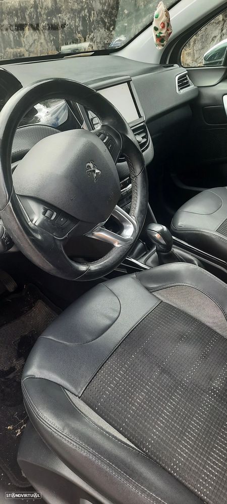 Peugeot 2008 1.4 HDi Allure - 3