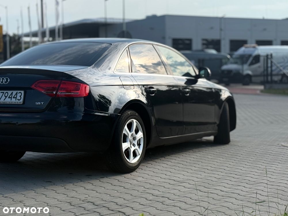 Audi A4 Limousine - 5