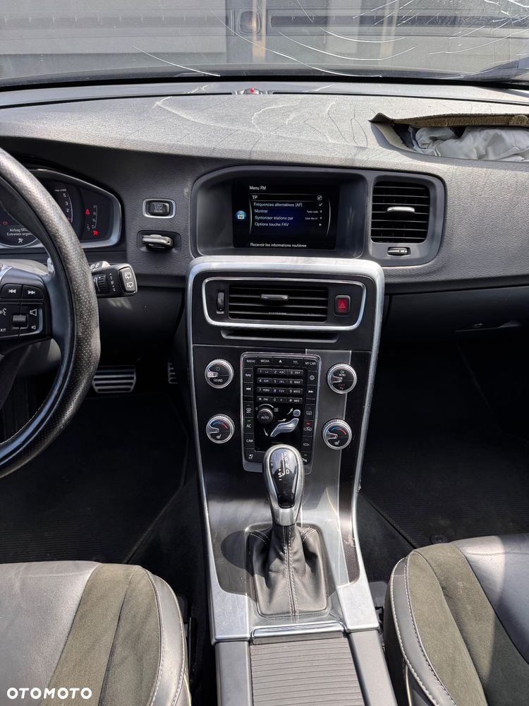 Volvo V60 D4 Geartronic RDesign - 17