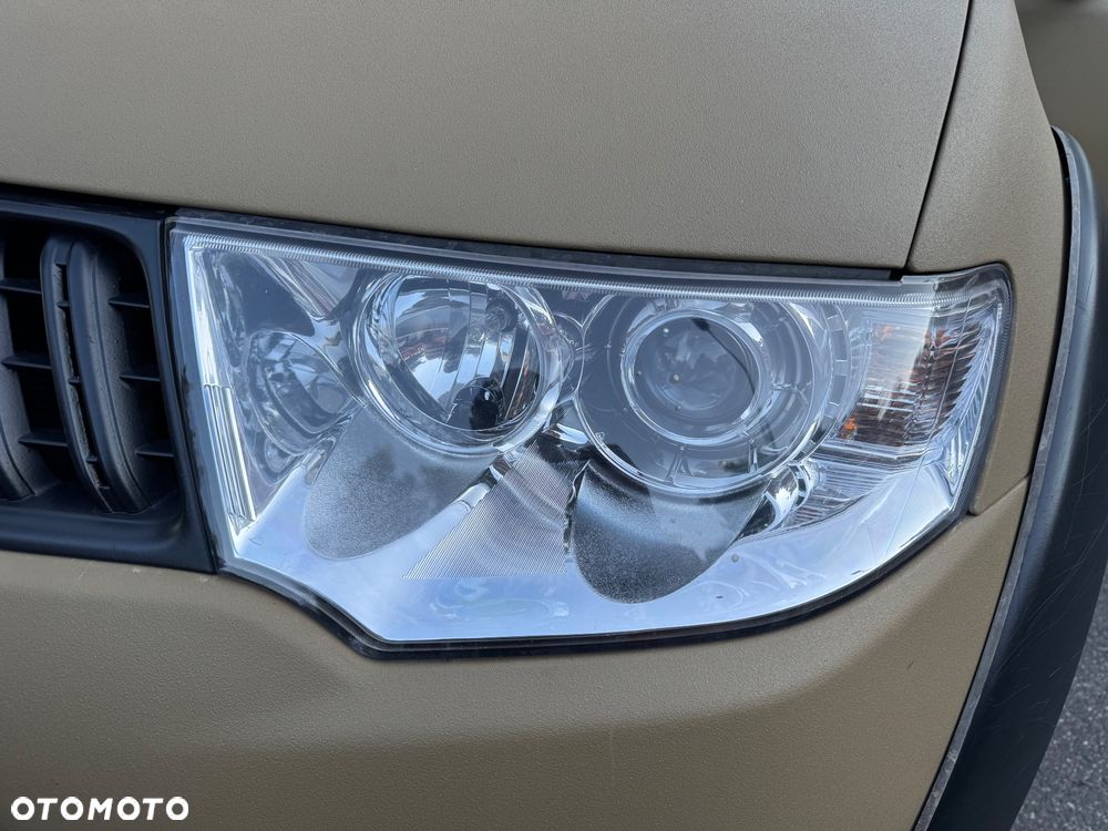 Mitsubishi L200 2.5 DID DAKAR EDITION MT - 12