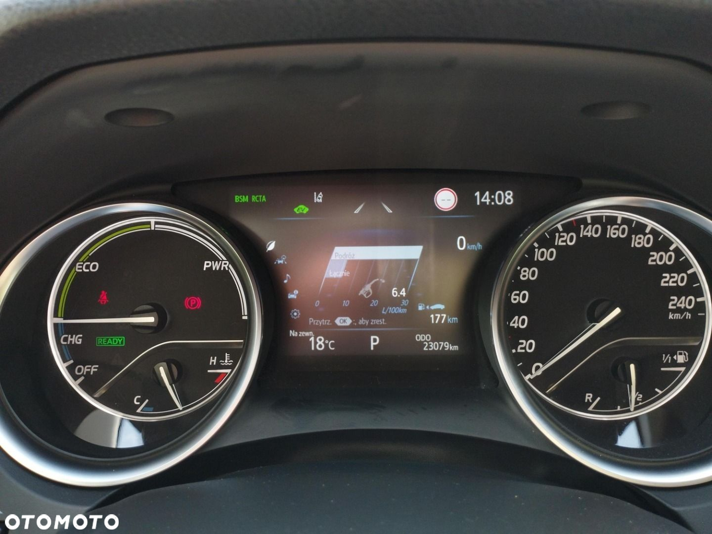 Toyota Camry - 17